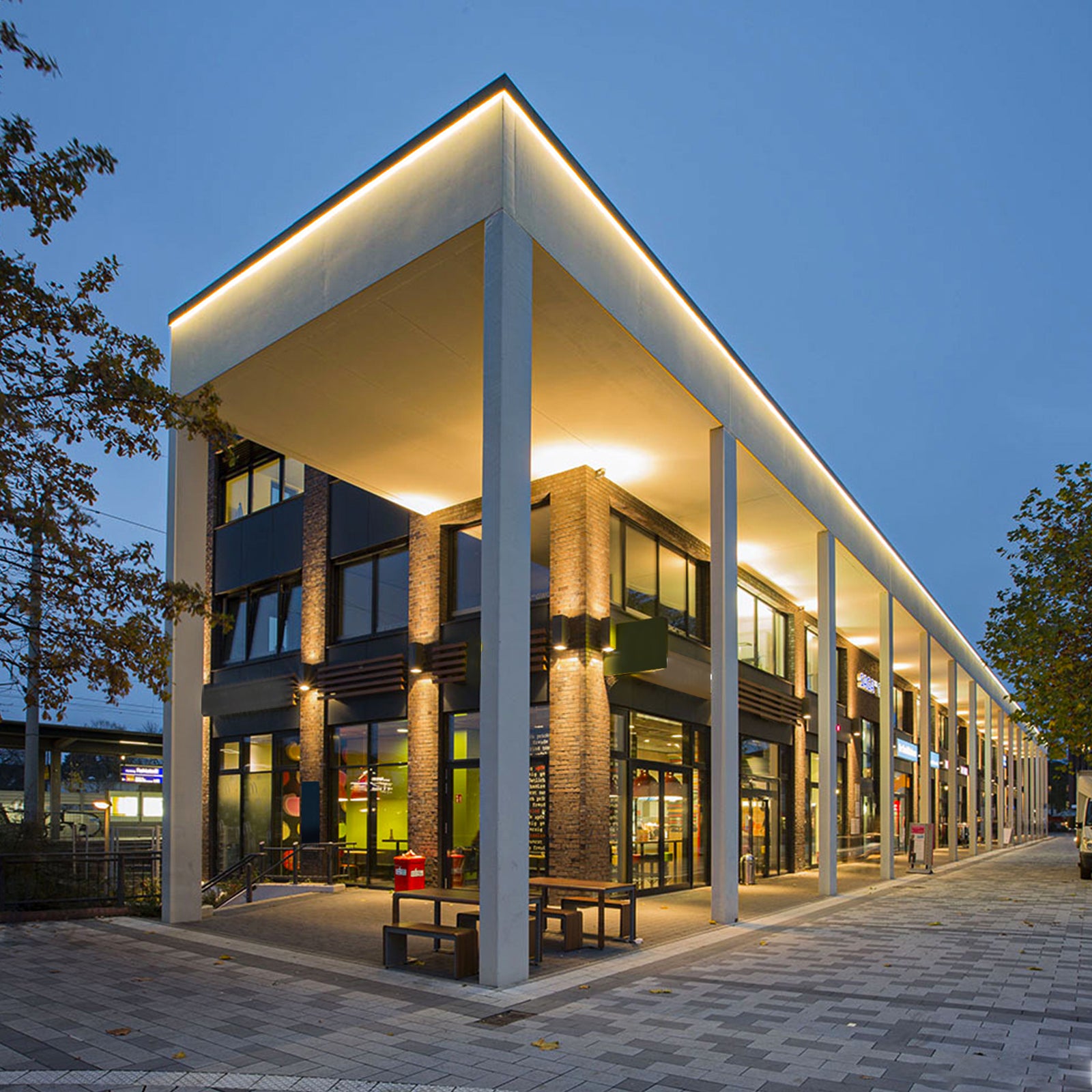 GZBtech Flexible LED Neon Rope Lights warm white 2600K, Waterproof Neon Strip Light, 120 LEDs/M Cuttable Connectable Neon Lighting for Indoor Outdoor Home Decor/Commercial Building Use.