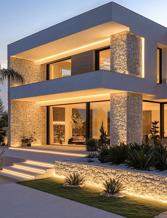 GZBtech AC120V LED Strip Lighting, 2800K Warm White IP65 Waterproof Outdoor Strip Lights, 60LEDs/M SMD2835 Cuttable, Connectable LED Rope Light.