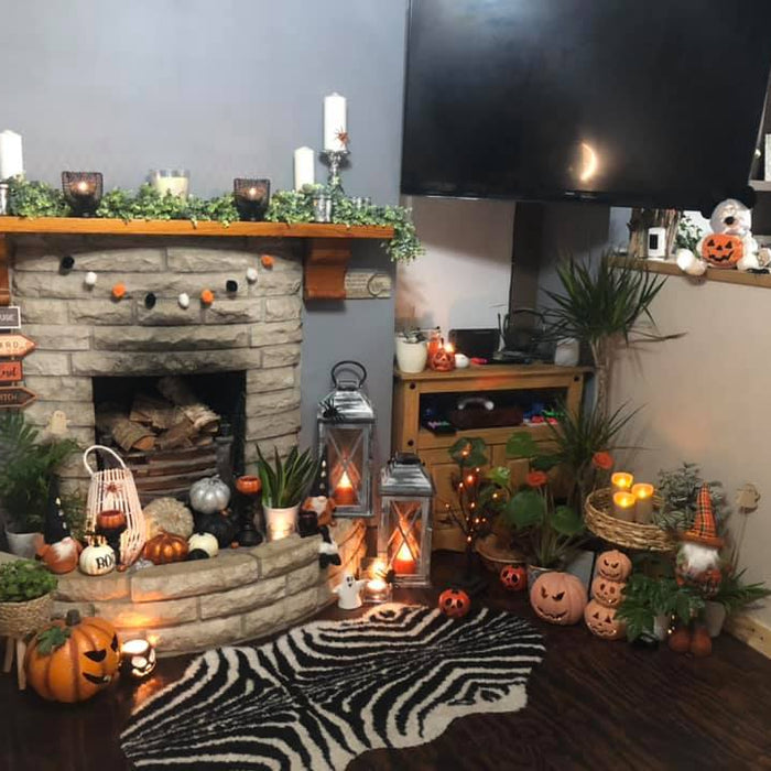 How to use halloween decorate light?